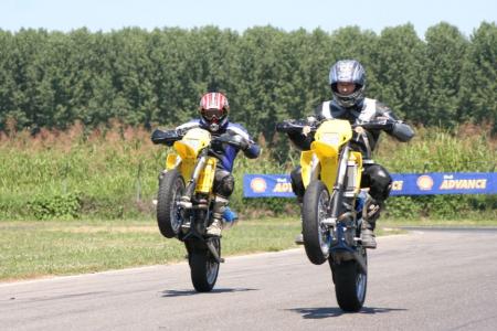 les deux sur une roue